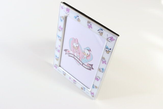 ダイソー フォトフレーム、角（ドナルド＆デイジー）DC8