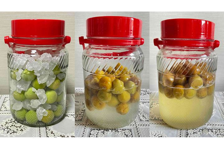 ▲仕込み直後（左）、2週間後（中央）、1カ月後（右）。