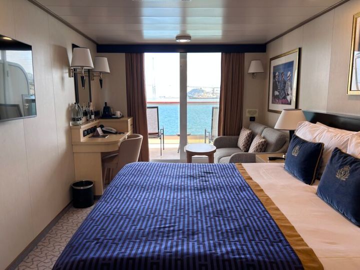 クイーン・エリザベスの室内①