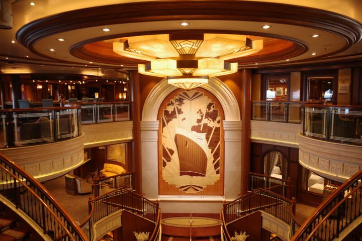 クイーン・エリザベス号の内観