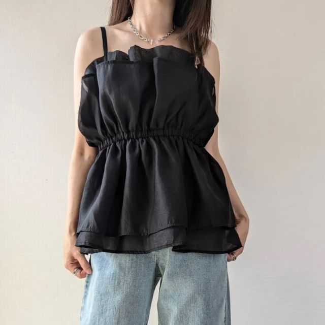 TT*ERIシアーカサネキャミを着たコーデ