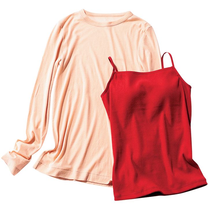 ミルキーコーラルのロンTと赤のキャミ