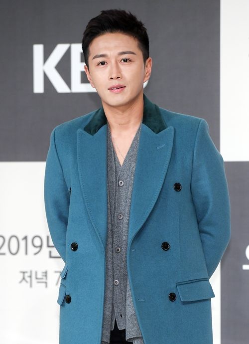 チン・テヒョン