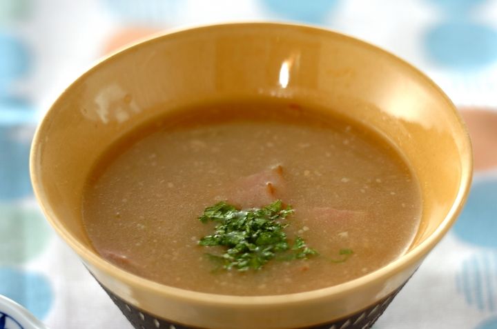セロリとベーコンのみそ汁
