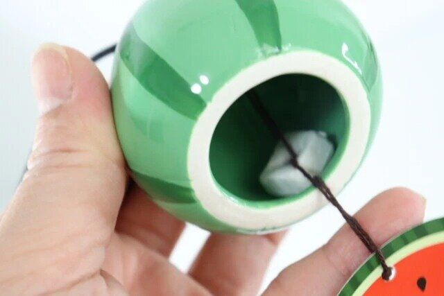 ダイソーの陶器風鈴（フルーツ）2