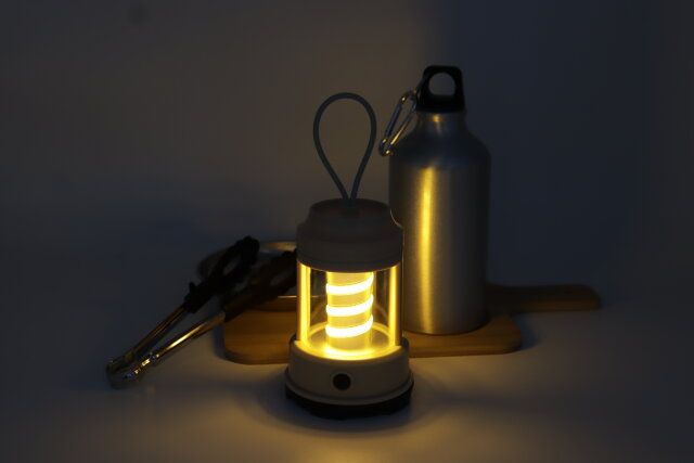 ダイソーのお値段以上なCOBランタン スパイラル