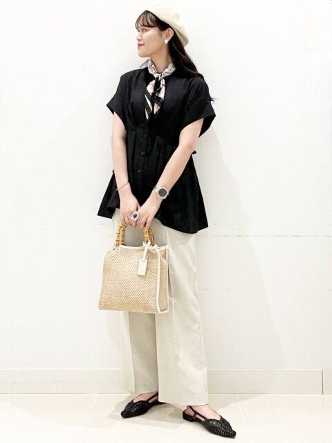 黒ブラウスコーデ2