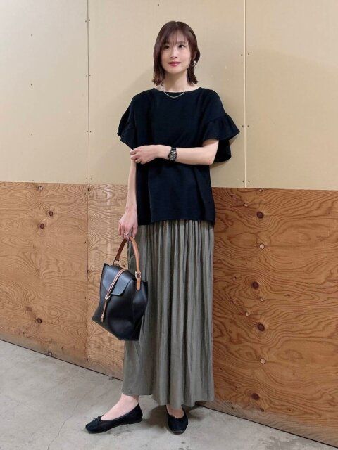 黒ブラウスコーデ3