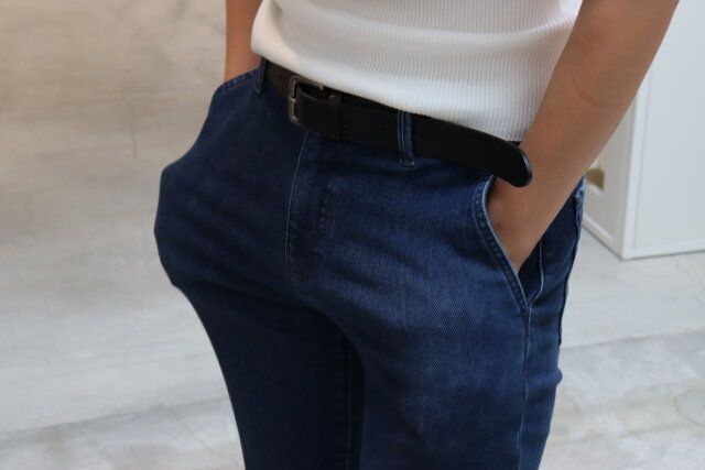 ユニクロのスリムフレアトラウザージーンズ4