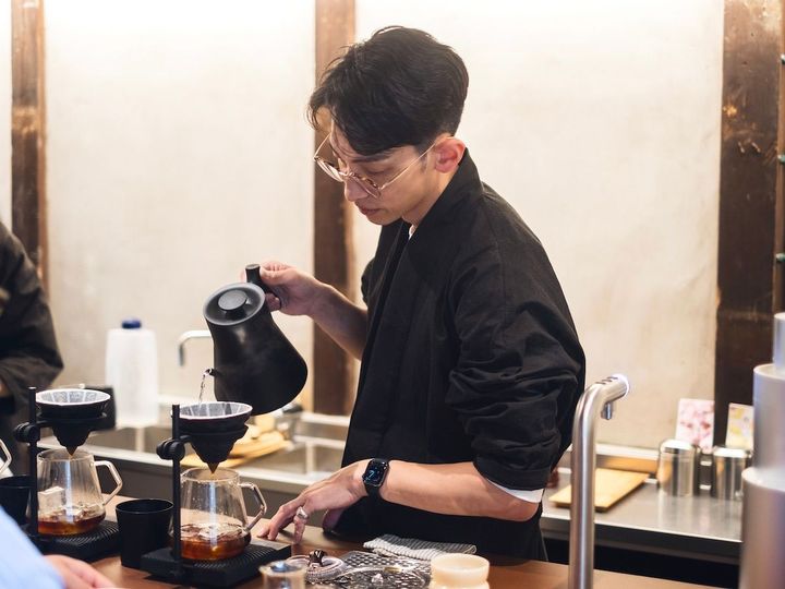 国際コーヒー品質協会が唯一認める、コーヒーの品質評価を行う専門家の資格「CQI Qグレーダー」も取得。