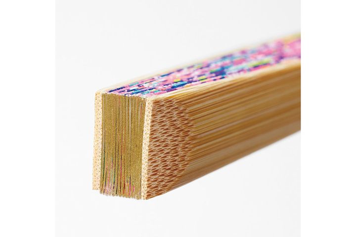 夏の新作はカラフル扇子！扇子上部は職人による天金塗り仕様。