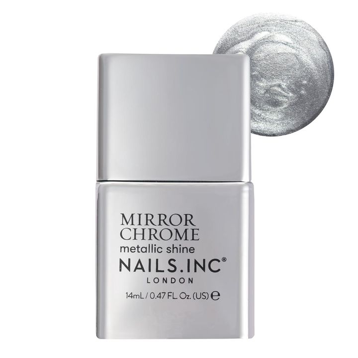 画像: シャープで洗練された指先に導くシルバー。ネイルズ インク ミラー クローム ネイルポリッシュ シルバー サーブド ¥3,080（数量限定発売）／ネイルズインク 出典：nailsinc.jp