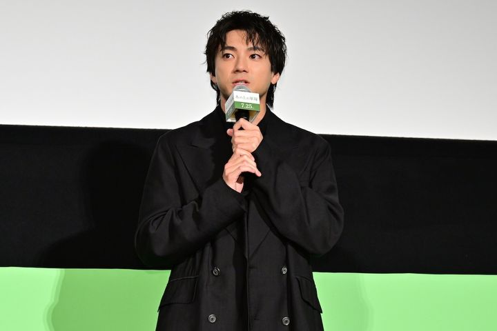 山田裕貴「減量のため干し芋ばかり食べていました」 『木の上の軍隊』舞台挨拶で撮影秘話を披露