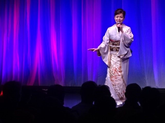 石原詢子