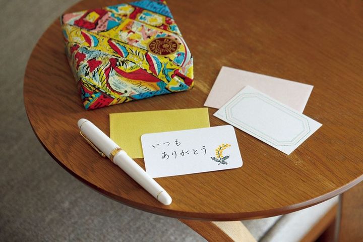 贈り物に添えるメッセージカード