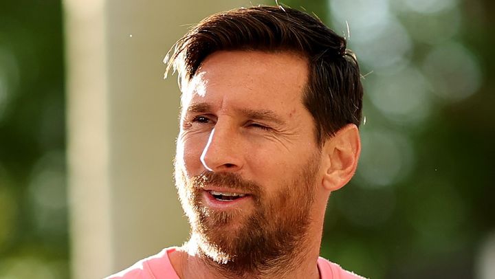 38歳になったメッシ、対戦した18歳神童を”震えさせる“ 「ウインクしてくれて足が震えた」