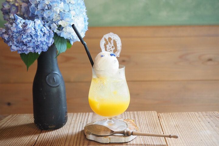 伊豆の森の奥深くでアジアンランチ＆ティータイムを♪ フランスの田舎町に迷い込んだような隠れ家カフェ「秘密のぬけあな」