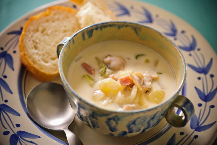 ボンゴレビアンコソースで作るクラムチャウダー