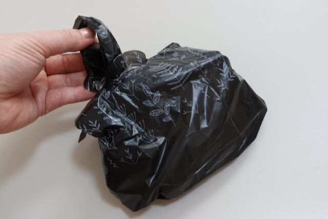 セリア トイレにペタッとサニタリー袋 Sサイズ 26枚 口止め加工 使用例