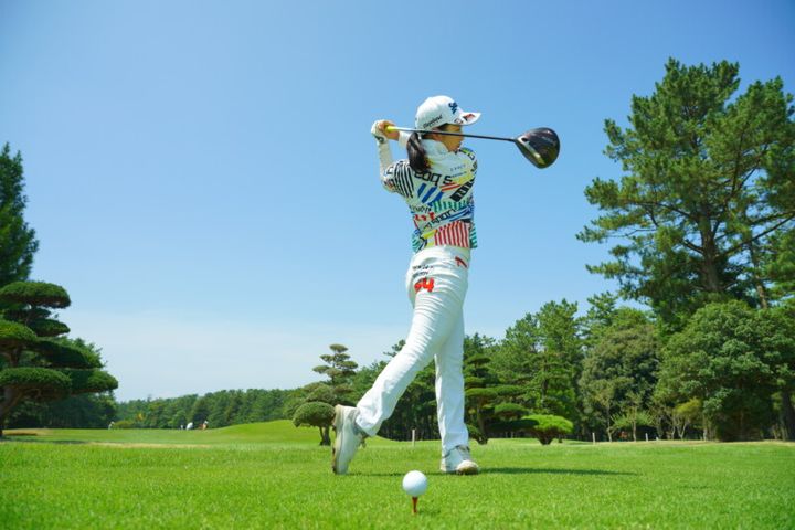 女子プロが試合中に実践！ドライバーの飛距離アップのコツは？