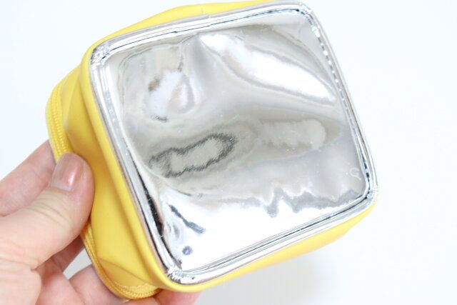 四角ポーチ（魚） 裏面