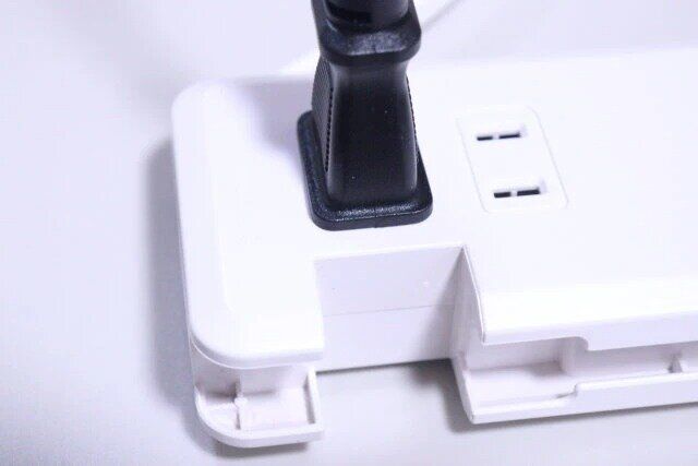 ダイソーの2コンセントタップコード（Type-A 3ポート、3.1A、20cm）2