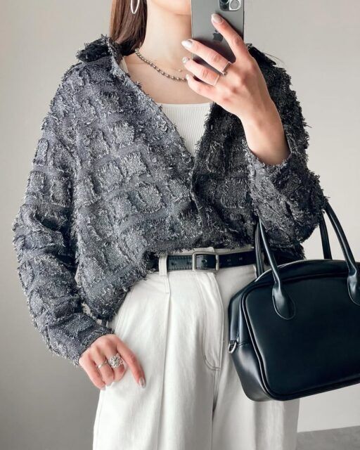 フリンジCHシャツチュニックを着たコーデ