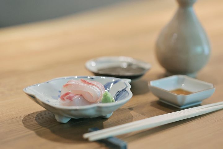 鯛のお造り1,000円。