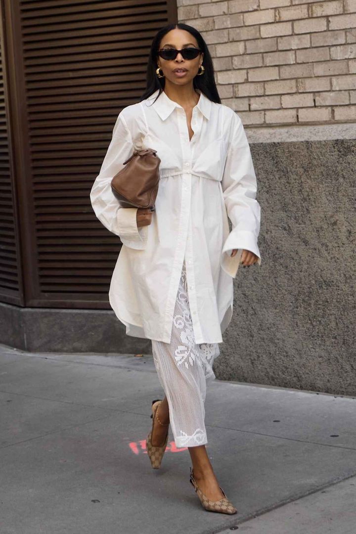 画像: さりげなく重ねたブラトップがアクセント