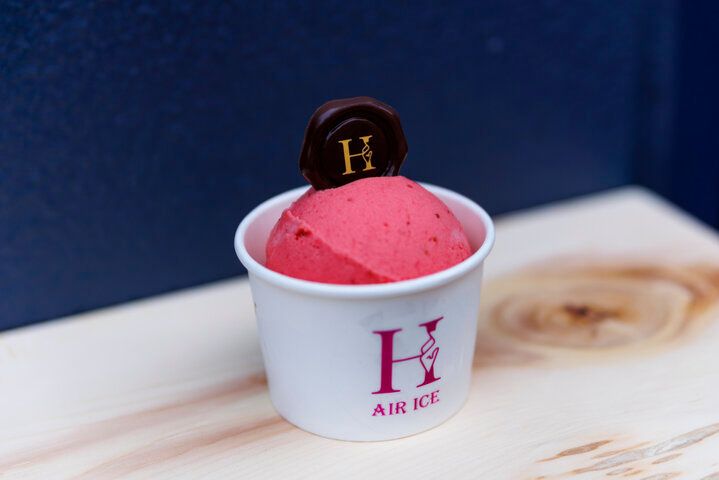 暑い季節のアイスブレイク♪散策のお供にぴったりな奈良公園内にあるエアソフトクリーム＆パフェの店「AIR ICE H」