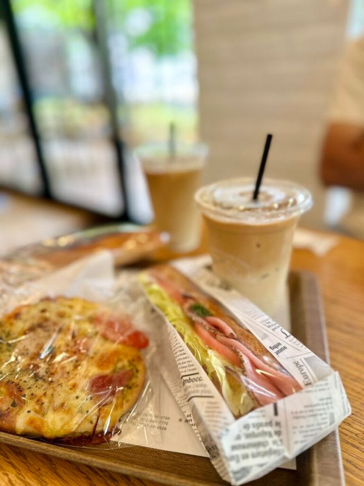 お気に入りベーカリーでのランチ