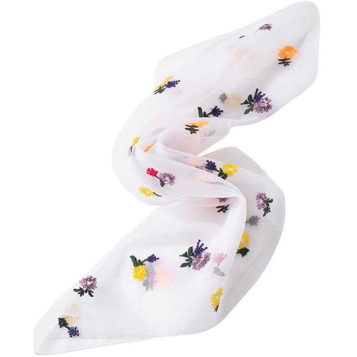 ウィム ガゼットのフラワー刺繍チュールスカーフ