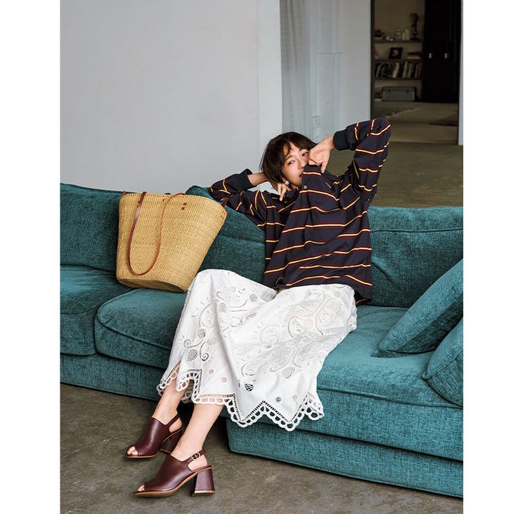 ラガーシャツ×白レースが今っぽい甘辛コーデ