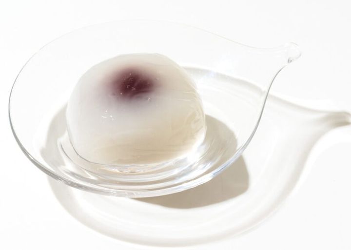 硝子小皿（ 縦9×横11×高2.5cm） ¥9,680／エス