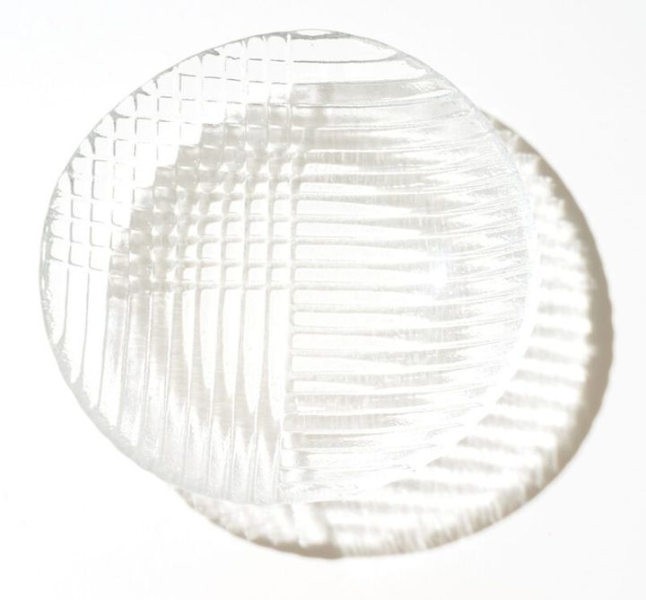 手塩皿（直径10.5×高さ2cm） ¥1,980／廣田硝子