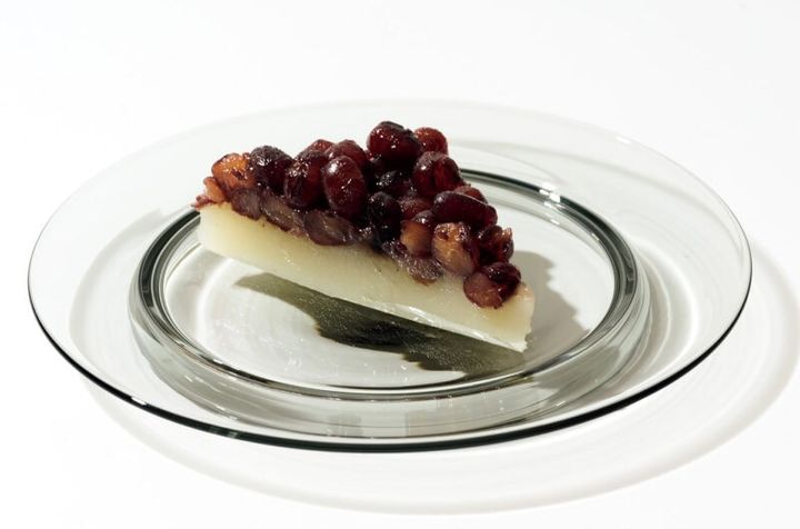 永木 卓 高台リムプレート S GRAY（ 直径14.5×高さ1cm）¥5,280／雨晴