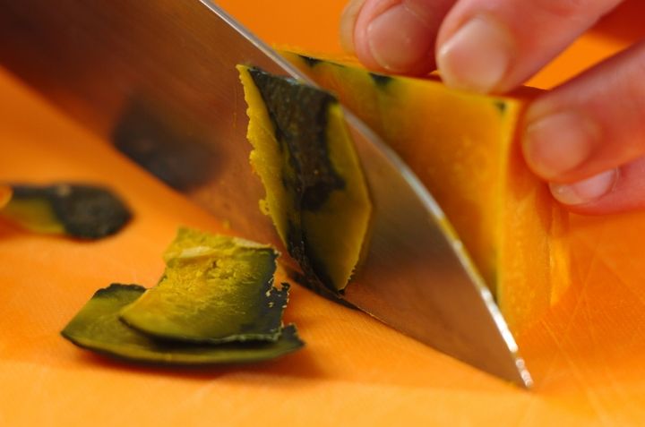 フライパンで作る！簡単カボチャのプリンの下準備1