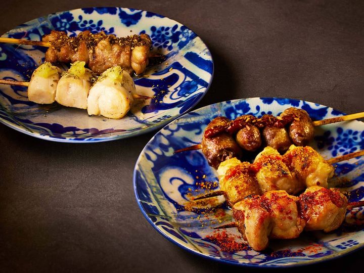 中目黒『Bird Lab.』の「かしわ」、パプリカペーストの「ひなトロ」と「ハツ」、フェンネル香る「ささみ」、オレガノ風味の「せせり」