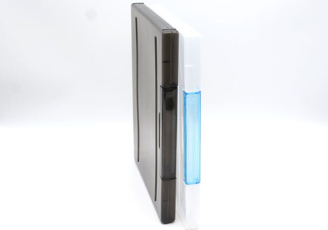 ダイソーの自立できるA4ファイルケースは立てて置いておける