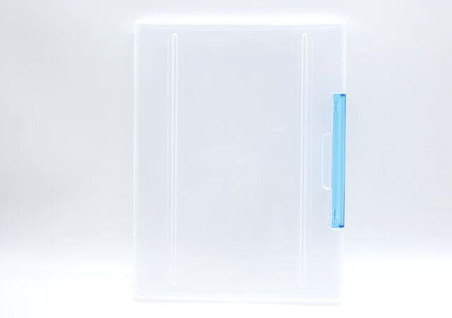 ダイソーの自立できるA4ファイルケースのブルー