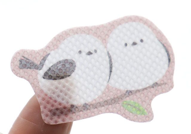 ダイソーのバルくん 虫こないでシール シマエナガ柄のデザイン