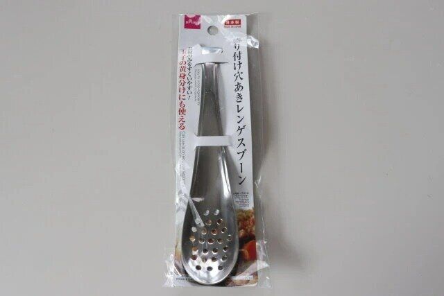 ダイソー 盛り付け穴あきレンゲスプーン パッケージ