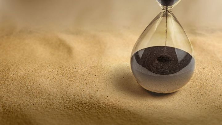 砂時計に流れる砂