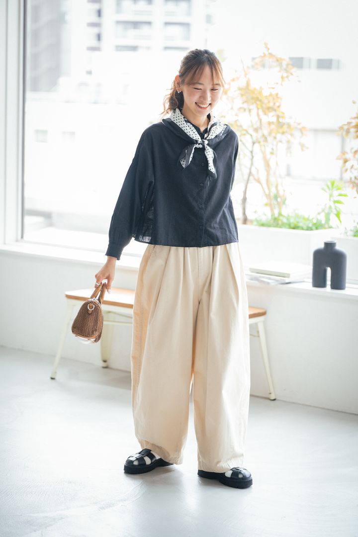 夏のブラウス着こなし2選。パンツとの甘辛バランスが可愛い！【FUDGE FRIEND おしゃれさんの毎日コーディネート｜UMI】