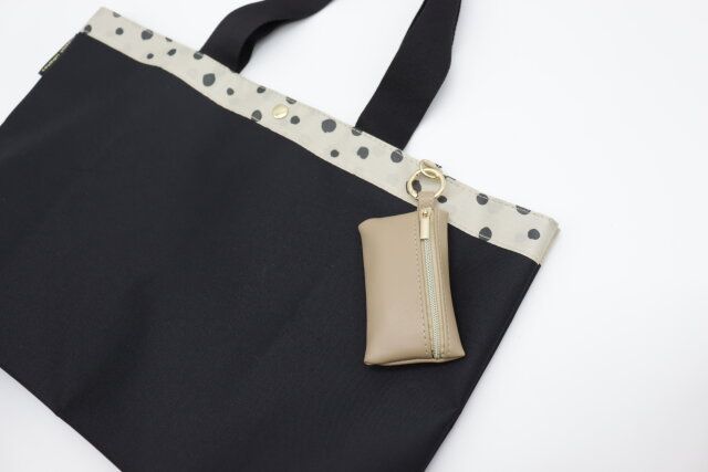 ダイソー 窓付スマートキーケース 使用例 持ち運び バッグ