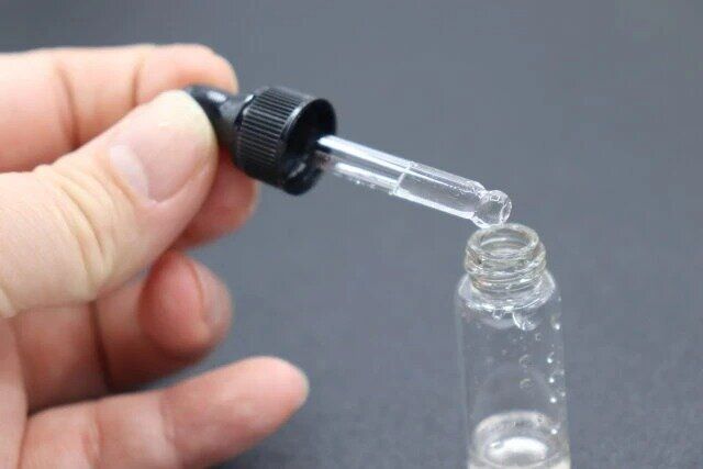 ダイソー スポイト付ボトル