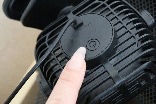 ダイソーのミニ扇風機（USB式、クリップ付）2