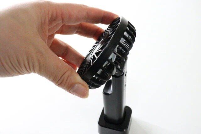 ダイソーのハンディファン（角度調整可能、スタンド付）2