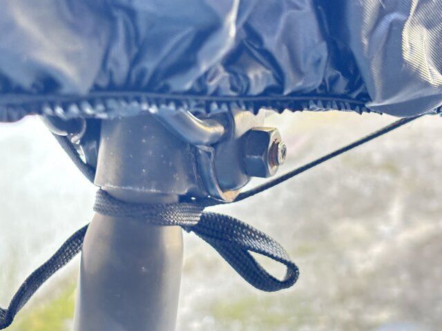 セリア リバーシブルサドルカバー 使用方法 ヒモ