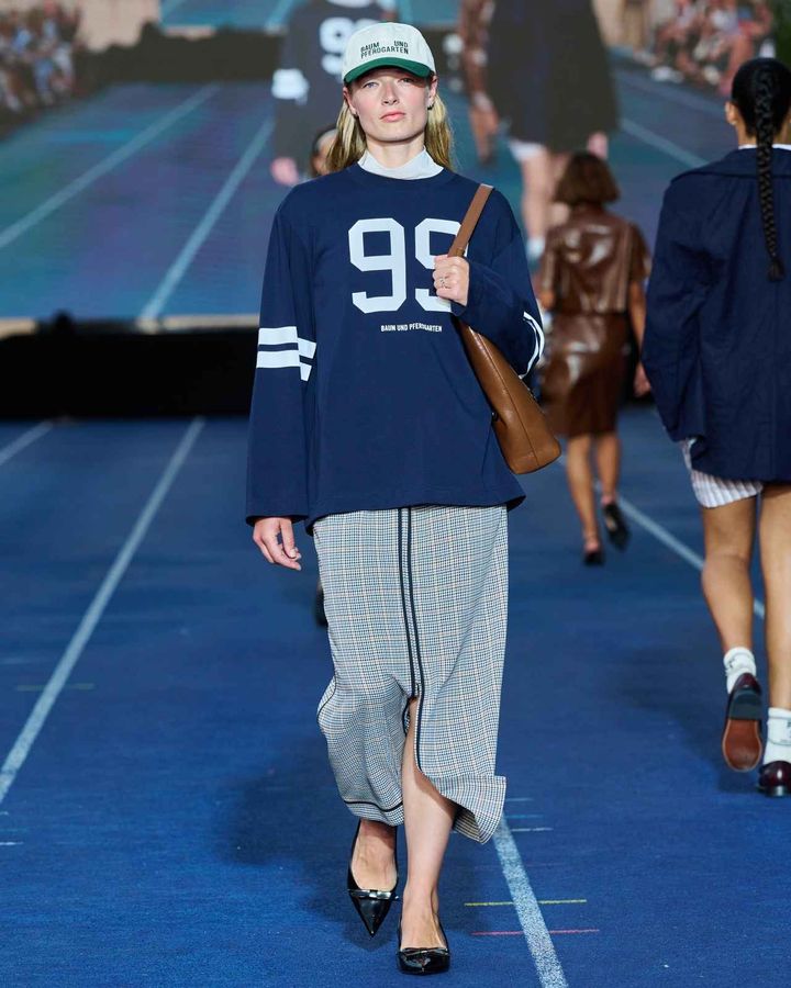 画像: BAUM UND PFERDGARTEN 2025年春夏コレクション 出典：バウム ウンド ヘルガーテン